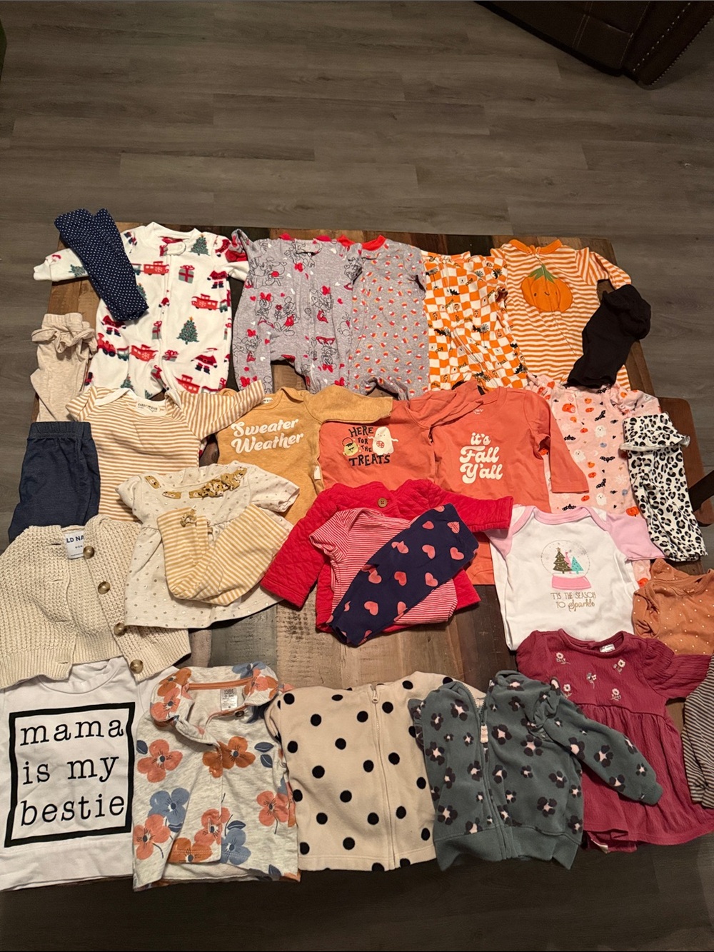 Huge 0-3 baby girls clothing lot!
